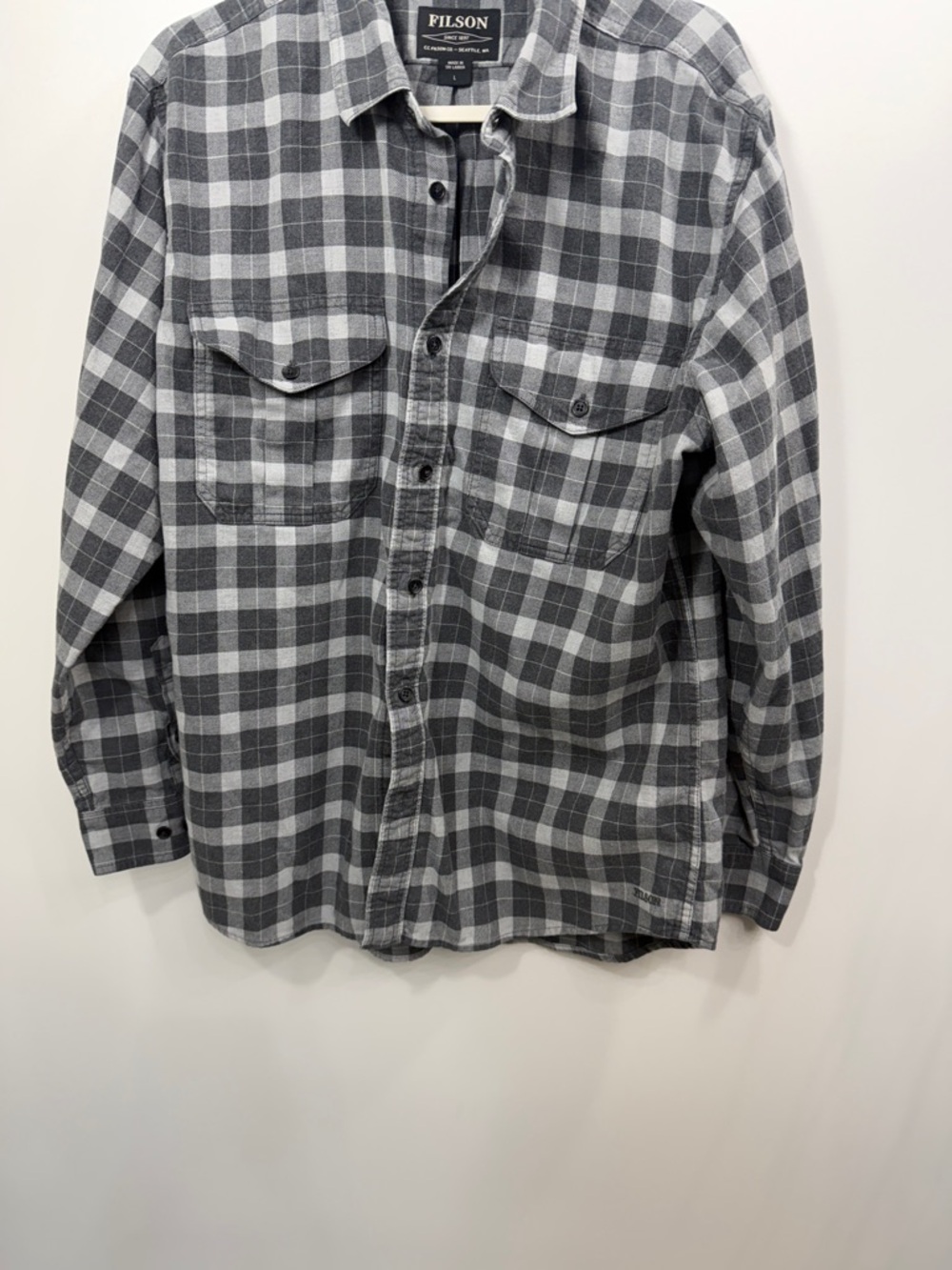 Filson Men’s Alaskan Guide Shirt grey plaid button down size large. - Picture 3 of 10